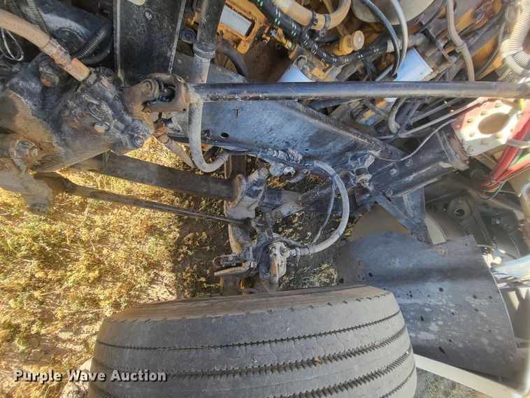 image for item DH1749 2002 Freightliner FLD  semi truck