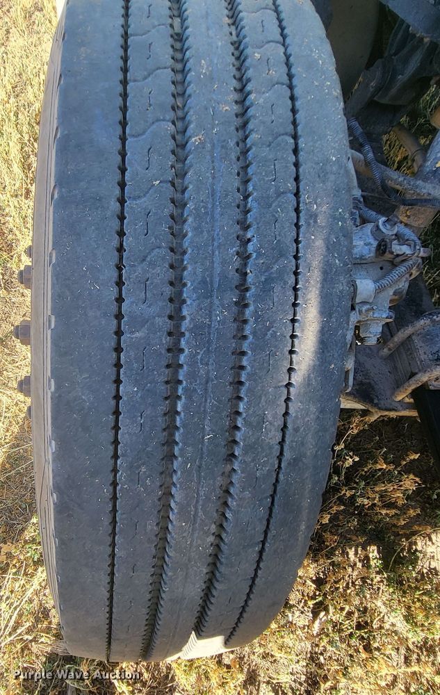 image for item DH1749 2002 Freightliner FLD  semi truck