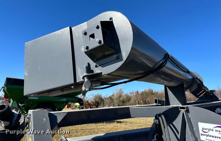 image for item DH1751 2019 Loftness GBU10  grain bag unloader