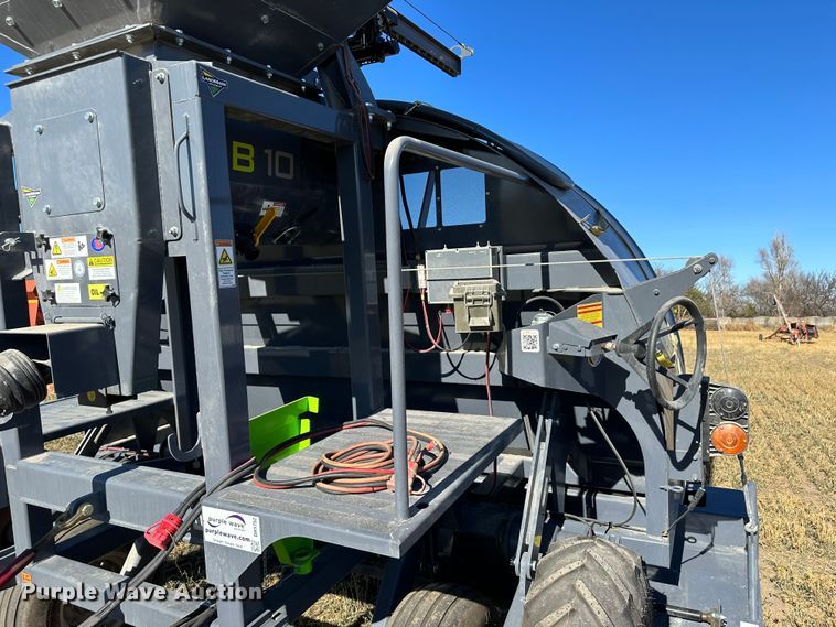 image for item DH1752 2019 Loftness XLB10  grain bagger