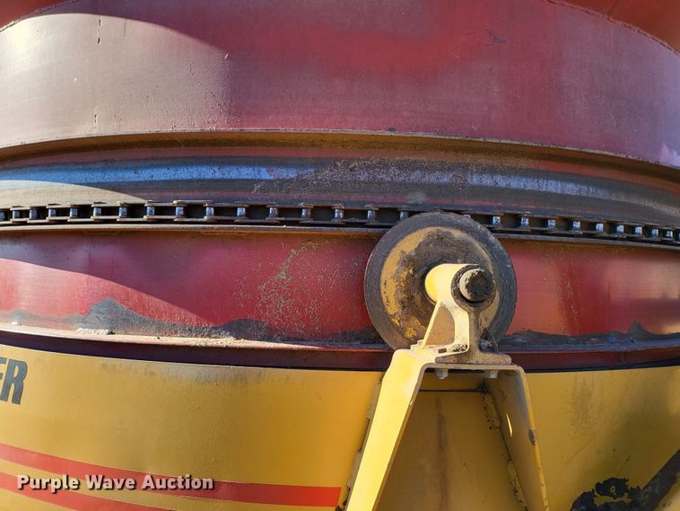 image for item DH1754 HayBuster Big Bite H1000  bale processor