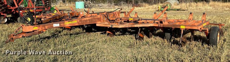 image for item DH1759 Sunflower 3670-35  sweep plow