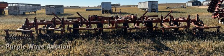 image for item DH1759 Sunflower 3670-35  sweep plow