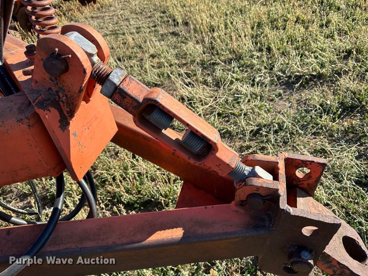 image for item DH1759 Sunflower 3670-35  sweep plow