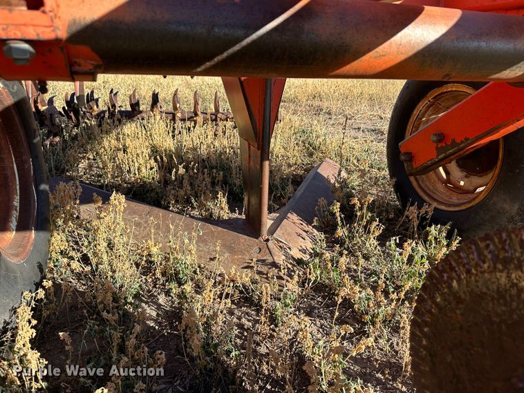 image for item DH1759 Sunflower 3670-35  sweep plow