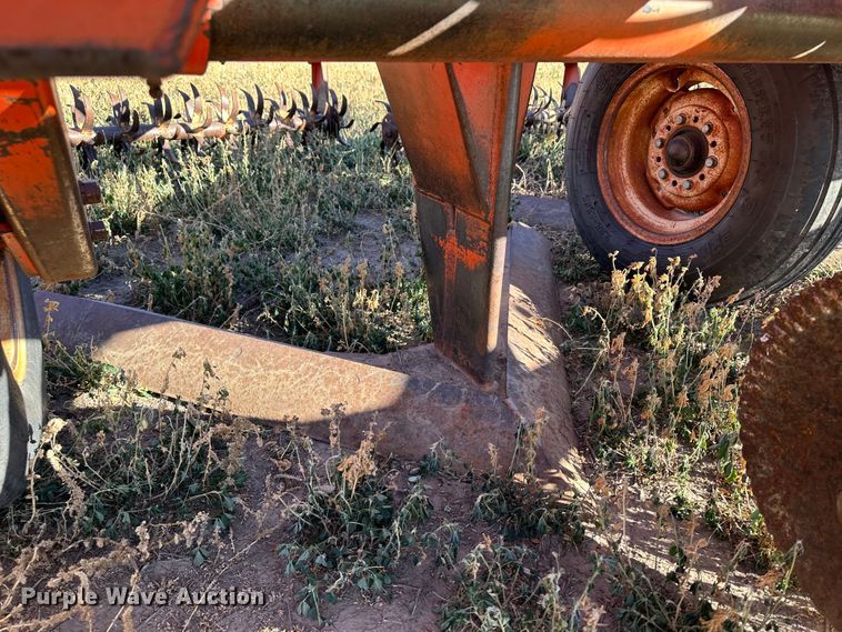 image for item DH1759 Sunflower 3670-35  sweep plow