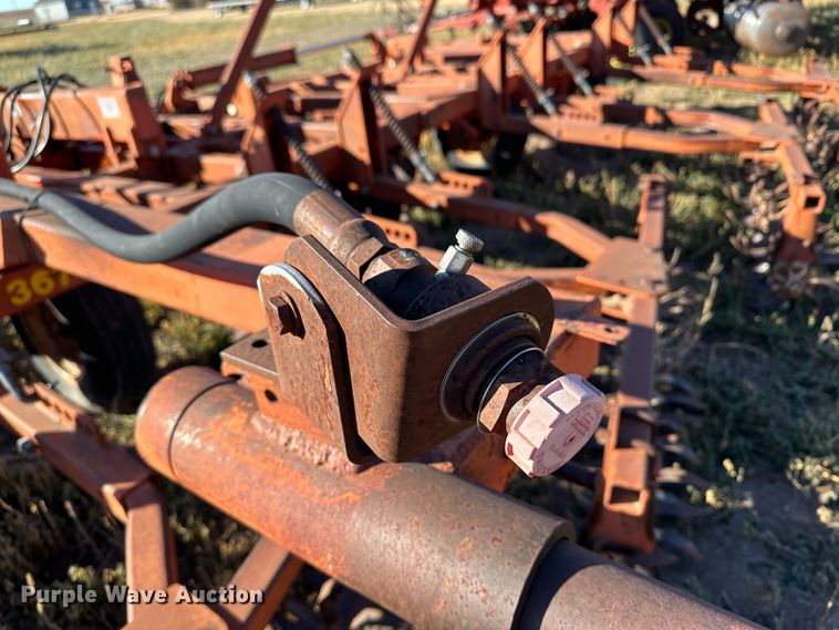 image for item DH1759 Sunflower 3670-35  sweep plow