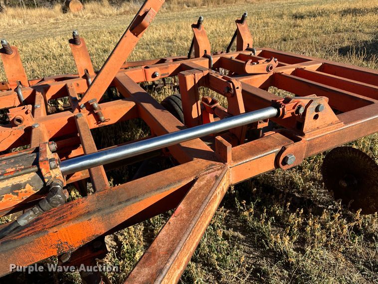 image for item DH1759 Sunflower 3670-35  sweep plow