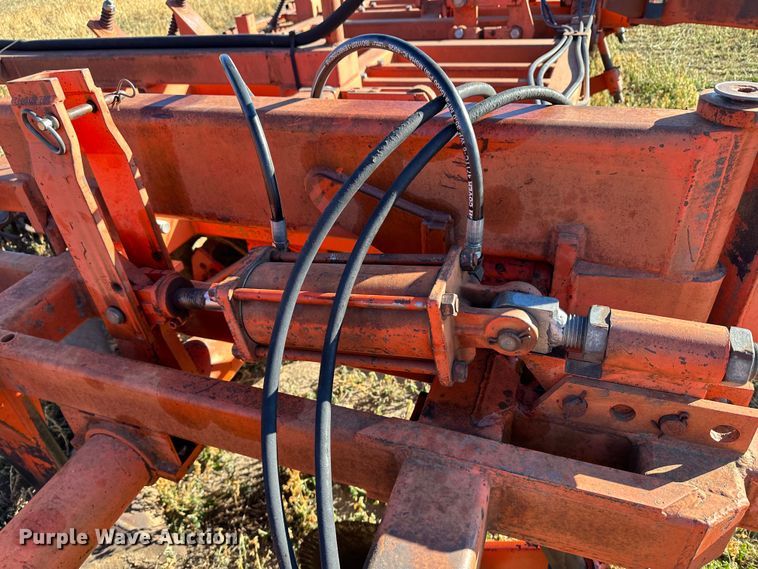 image for item DH1759 Sunflower 3670-35  sweep plow