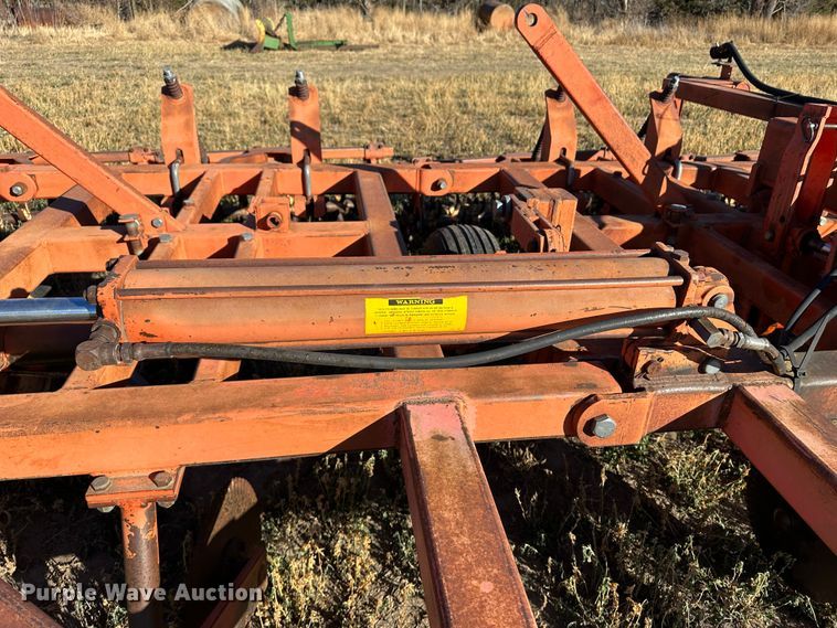 image for item DH1759 Sunflower 3670-35  sweep plow