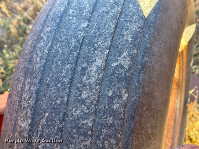 image for item DH1759 Sunflower 3670-35  sweep plow