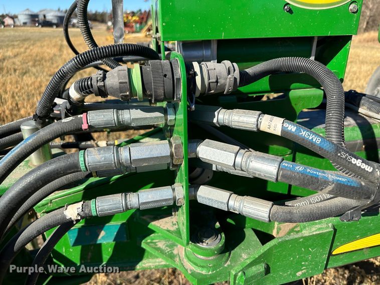 image for item DH1768 2013 John Deere 1770NT  no-till planter