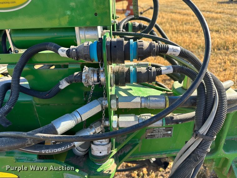 image for item DH1768 2013 John Deere 1770NT  no-till planter