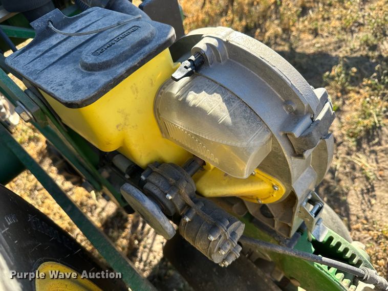 image for item DH1768 2013 John Deere 1770NT  no-till planter
