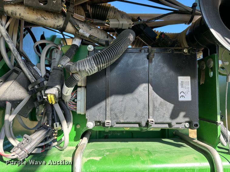 image for item DH1768 2013 John Deere 1770NT  no-till planter
