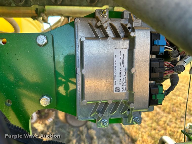 image for item DH1768 2013 John Deere 1770NT  no-till planter