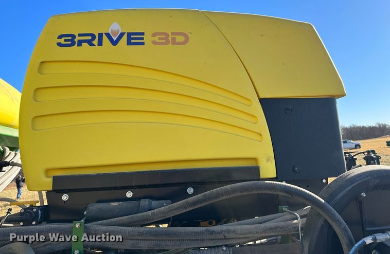 image for item DH1768 2013 John Deere 1770NT  no-till planter