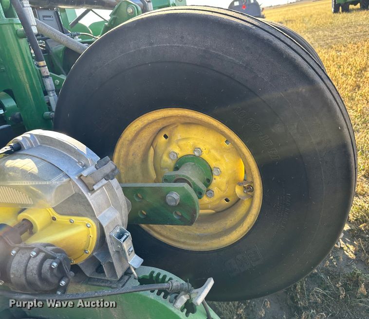 image for item DH1768 2013 John Deere 1770NT  no-till planter