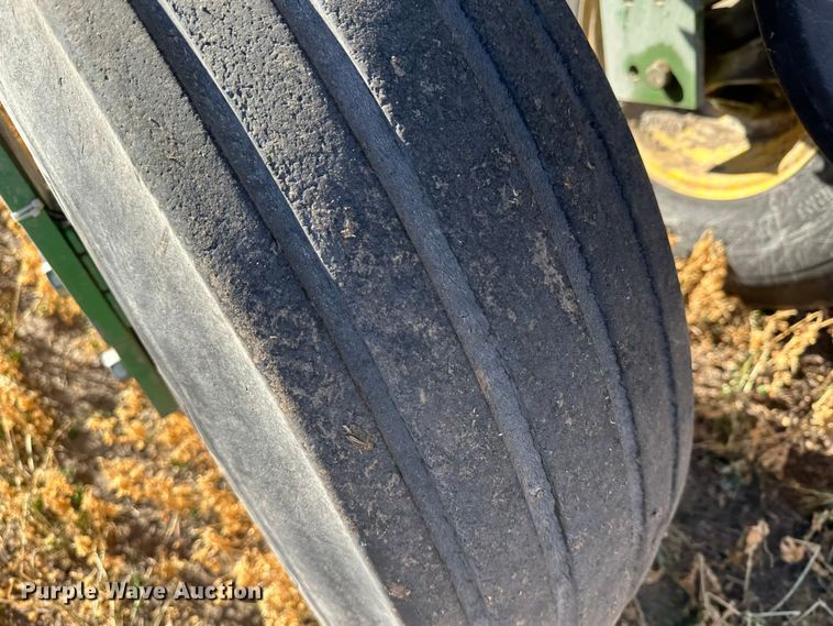 image for item DH1768 2013 John Deere 1770NT  no-till planter