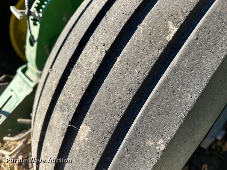 image for item DH1768 2013 John Deere 1770NT  no-till planter