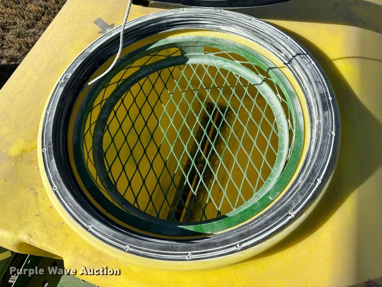 image for item DH1768 2013 John Deere 1770NT  no-till planter