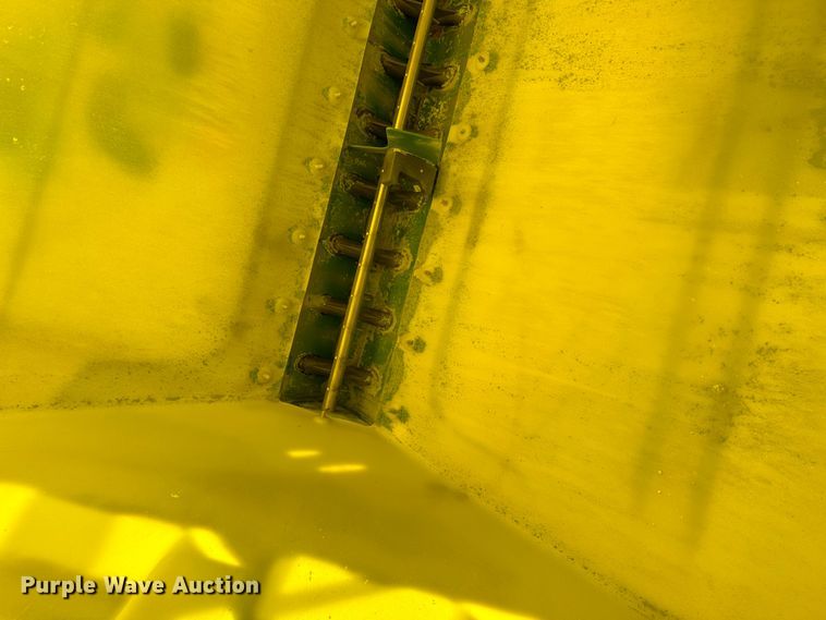 image for item DH1768 2013 John Deere 1770NT  no-till planter