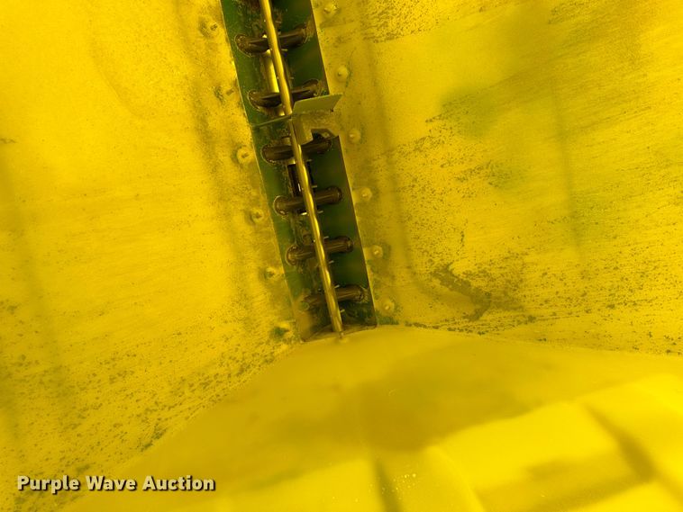 image for item DH1768 2013 John Deere 1770NT  no-till planter