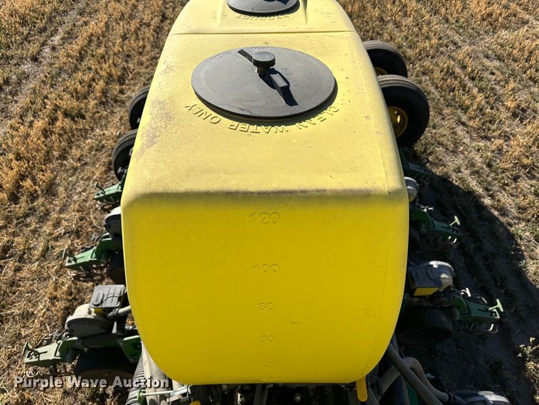 image for item DH1768 2013 John Deere 1770NT  no-till planter