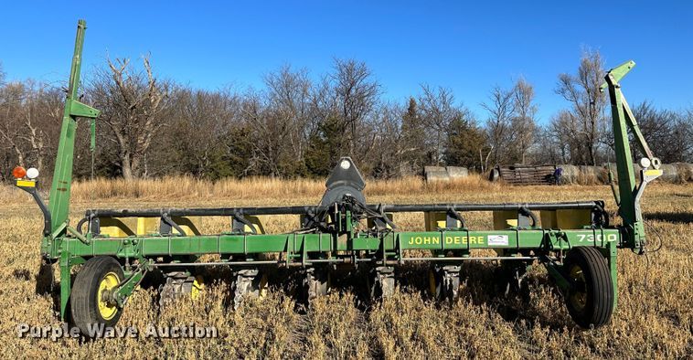 image for item DH1769 John Deere 7300  no-till planter