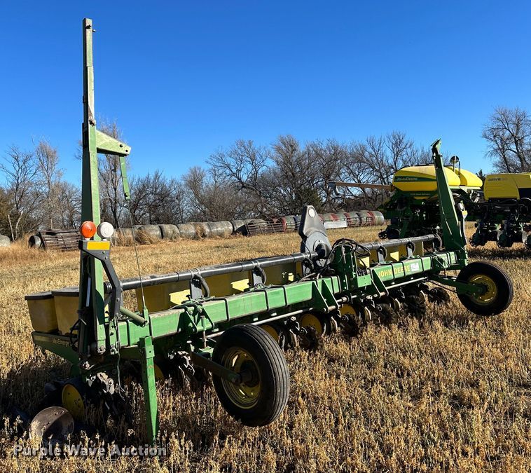 image for item DH1769 John Deere 7300  no-till planter