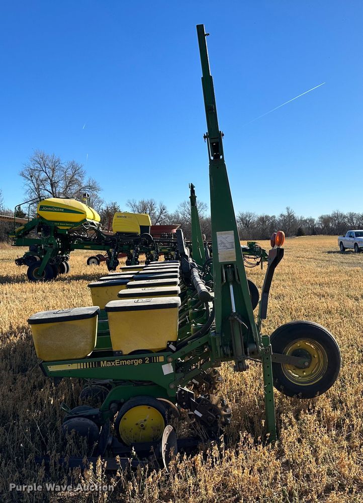 image for item DH1769 John Deere 7300  no-till planter