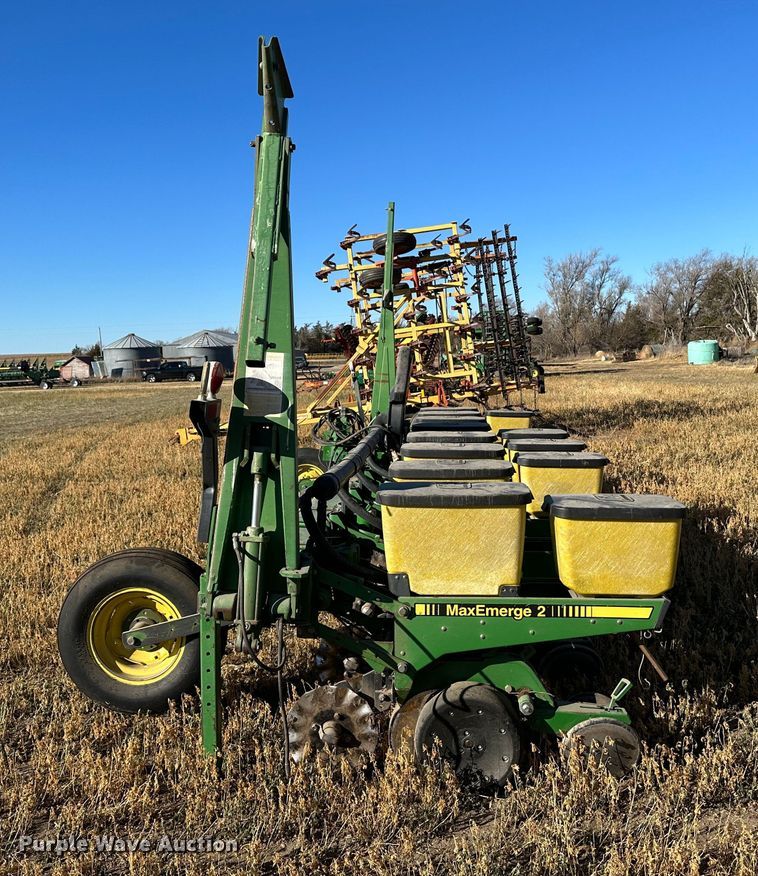 image for item DH1769 John Deere 7300  no-till planter