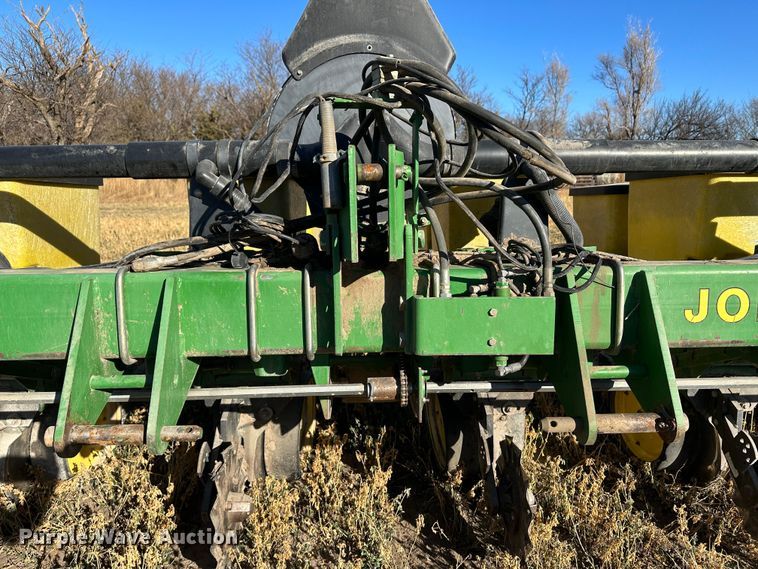 image for item DH1769 John Deere 7300  no-till planter