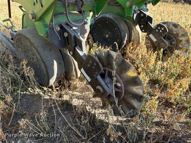 image for item DH1769 John Deere 7300  no-till planter