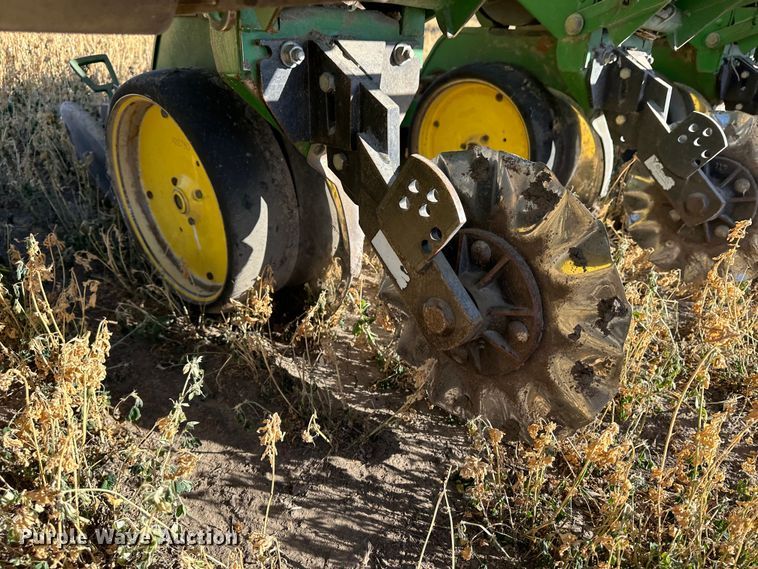 image for item DH1769 John Deere 7300  no-till planter