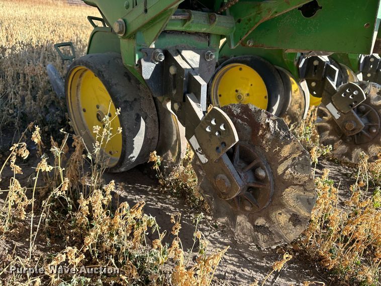 image for item DH1769 John Deere 7300  no-till planter