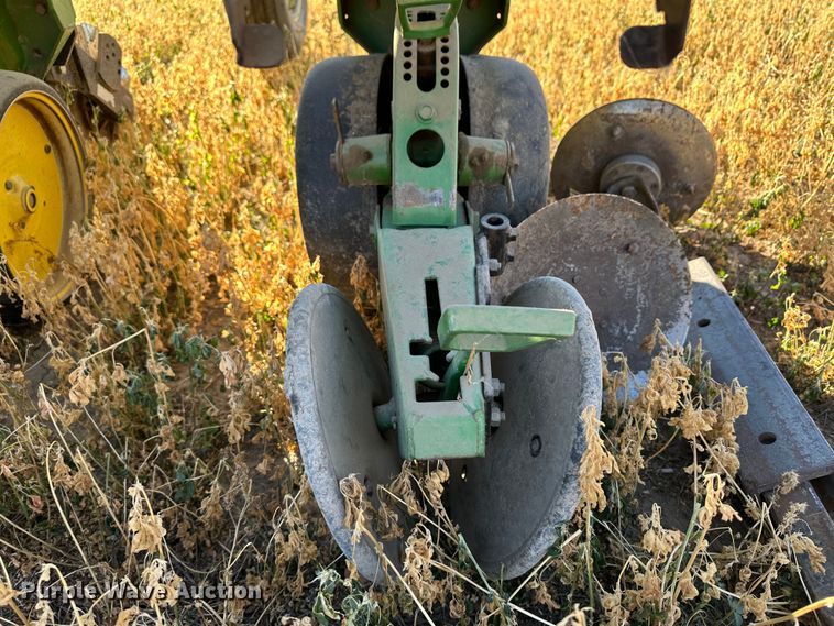 image for item DH1769 John Deere 7300  no-till planter