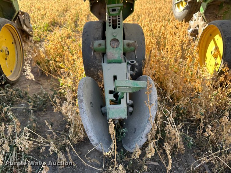 image for item DH1769 John Deere 7300  no-till planter