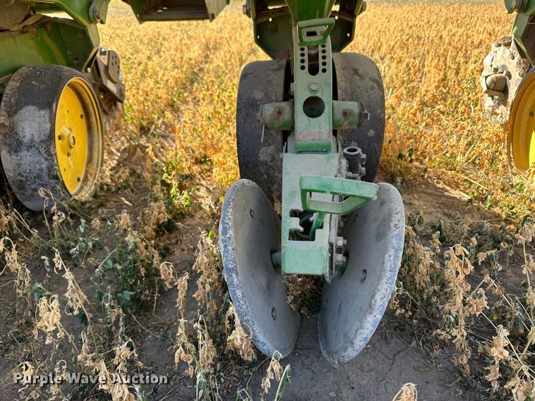 image for item DH1769 John Deere 7300  no-till planter