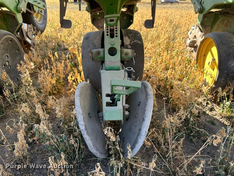 image for item DH1769 John Deere 7300  no-till planter