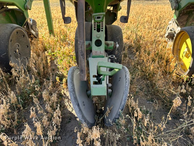 image for item DH1769 John Deere 7300  no-till planter