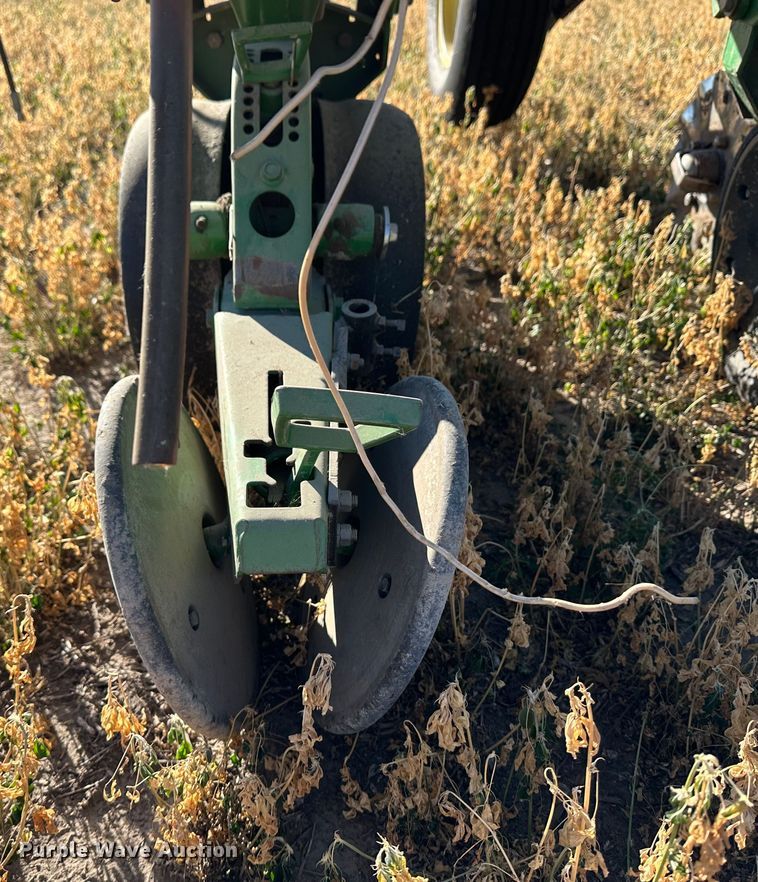 image for item DH1769 John Deere 7300  no-till planter