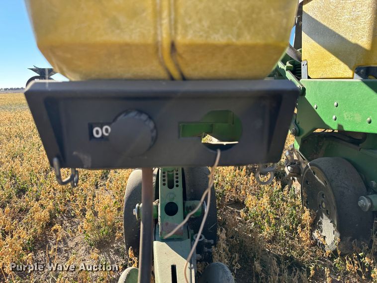 image for item DH1769 John Deere 7300  no-till planter