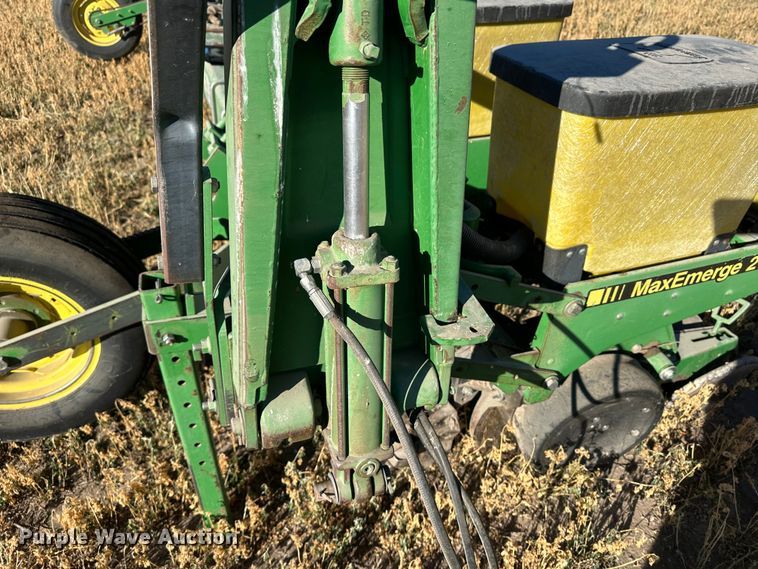 image for item DH1769 John Deere 7300  no-till planter