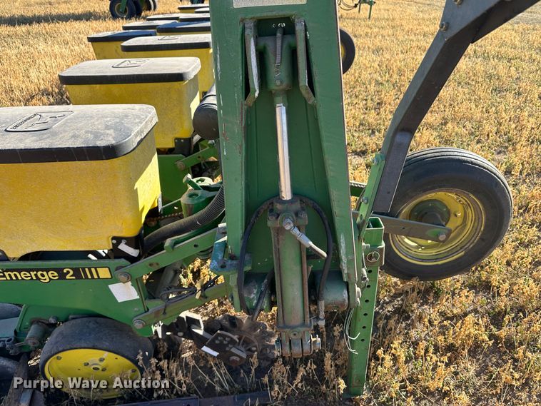 image for item DH1769 John Deere 7300  no-till planter