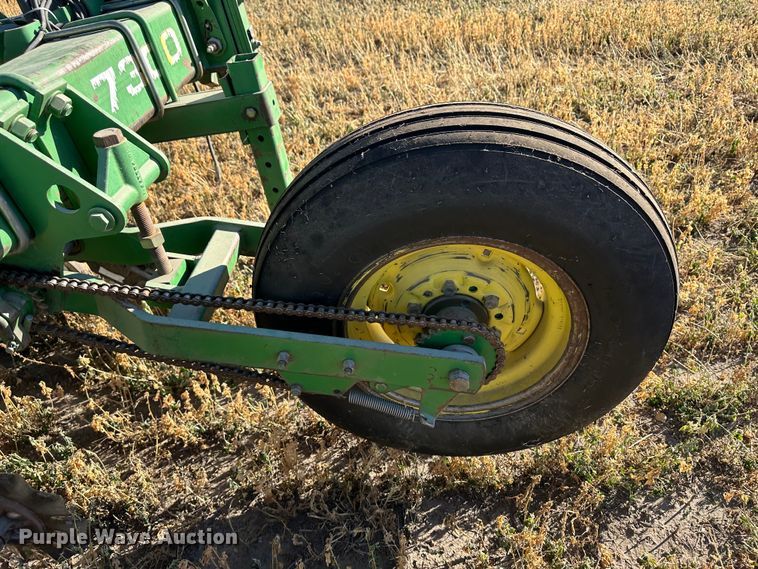 image for item DH1769 John Deere 7300  no-till planter