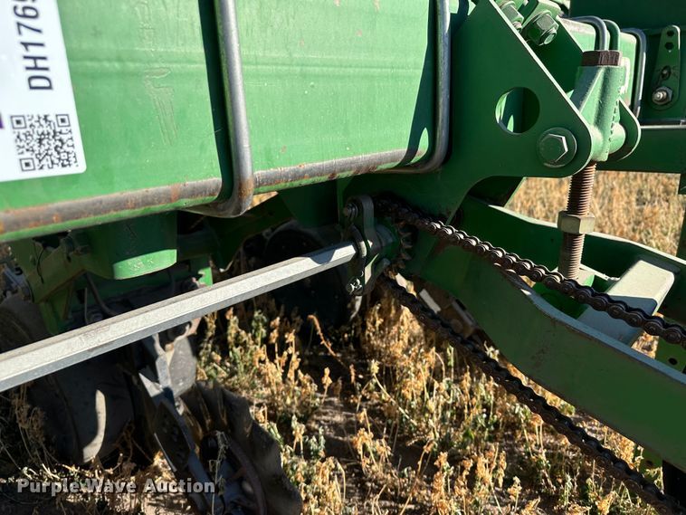 image for item DH1769 John Deere 7300  no-till planter