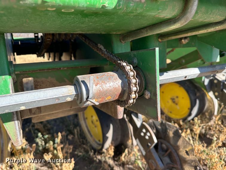 image for item DH1769 John Deere 7300  no-till planter