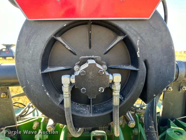image for item DH1769 John Deere 7300  no-till planter