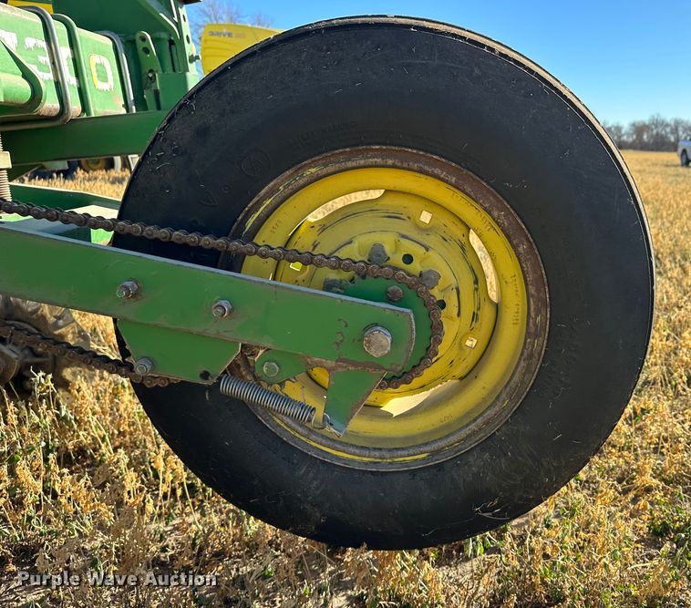 image for item DH1769 John Deere 7300  no-till planter